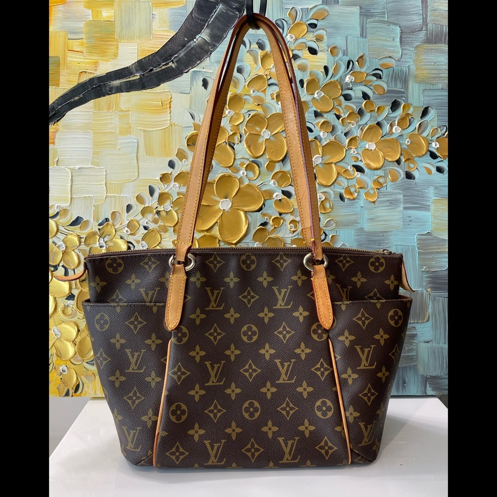 Louis Vuitton Monogram Canvas Totally PM Bag - Picture 3 of 12
